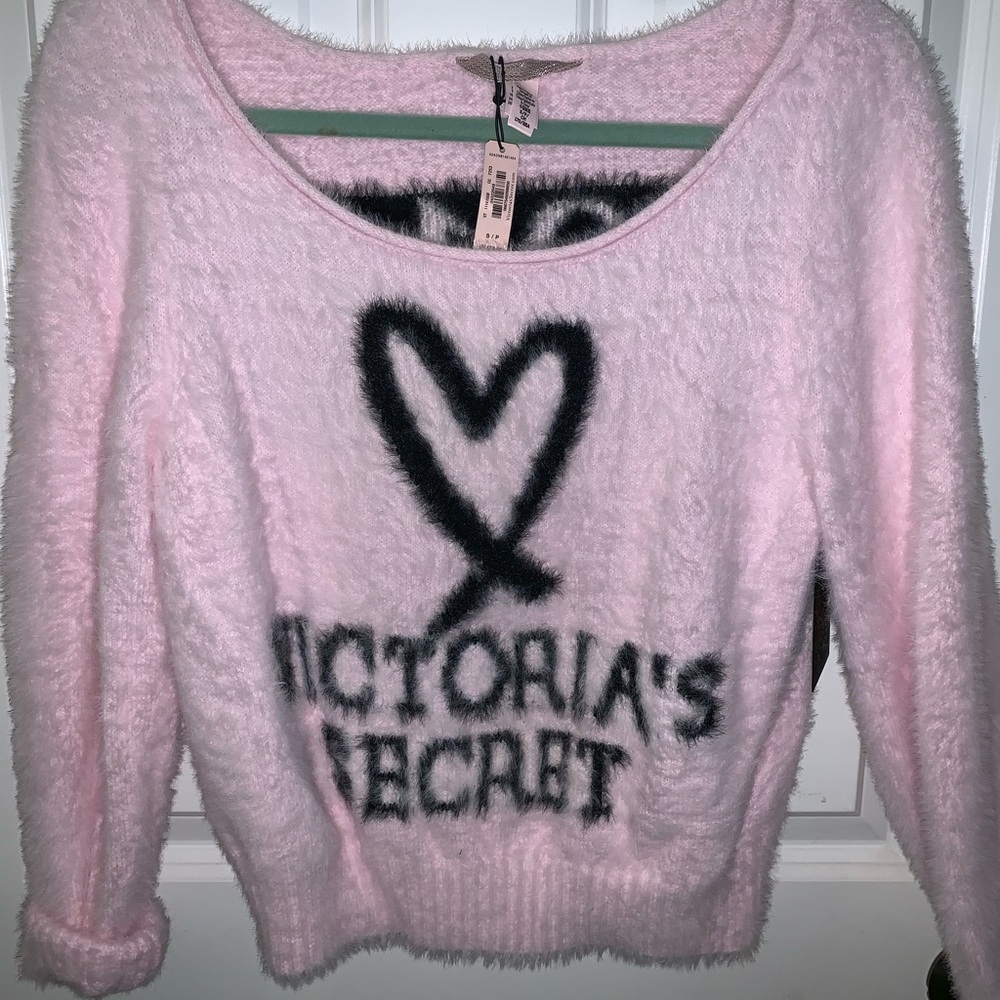 VS Fashion Show NYC 2018 Oversized Sweater